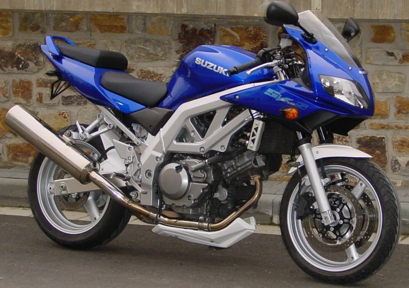 MDESIGN Suzuki SV 650 2003-2008 Vorderradabdeckung GFK